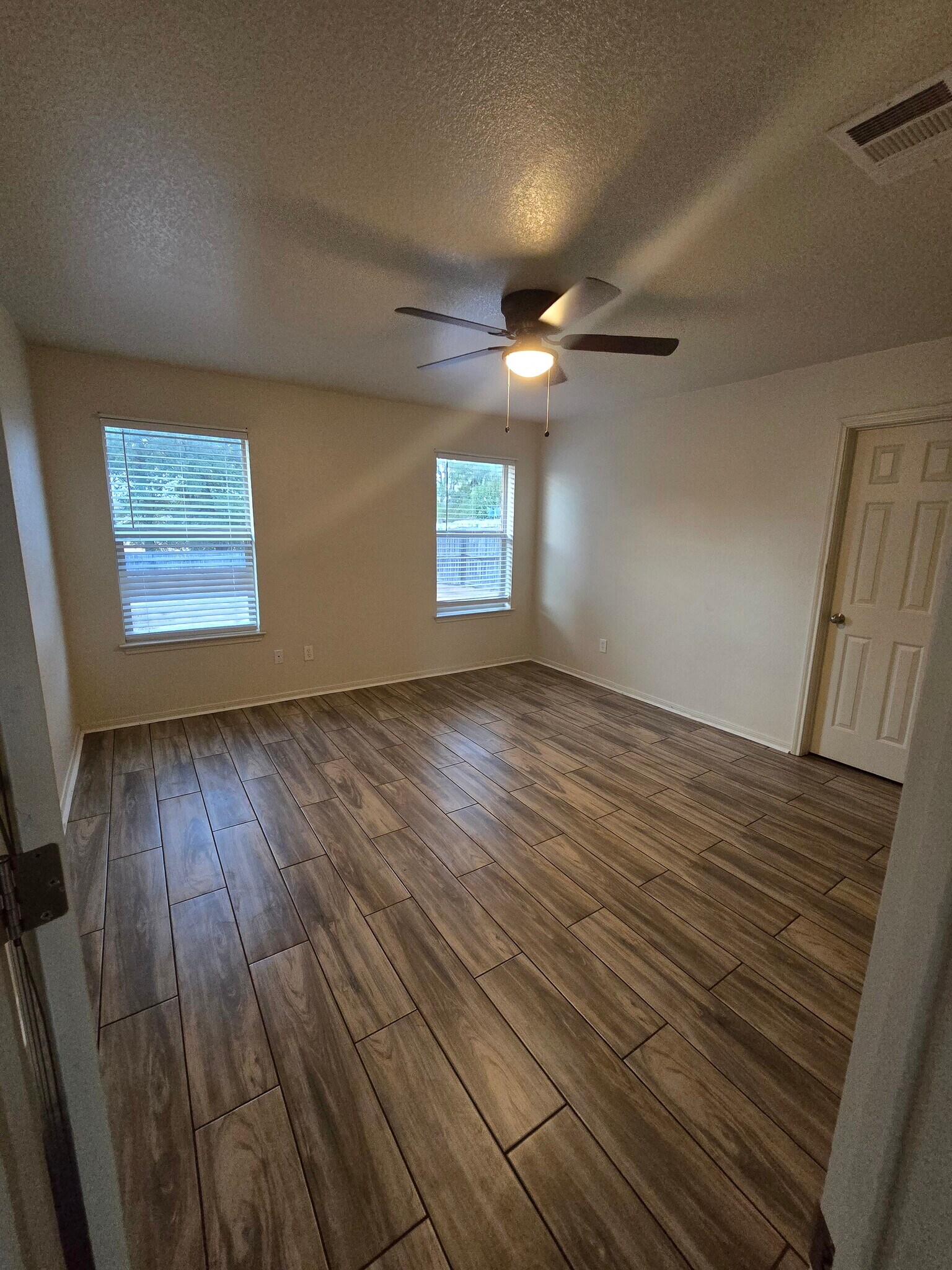 Building Photo - 3414 Logsdon St