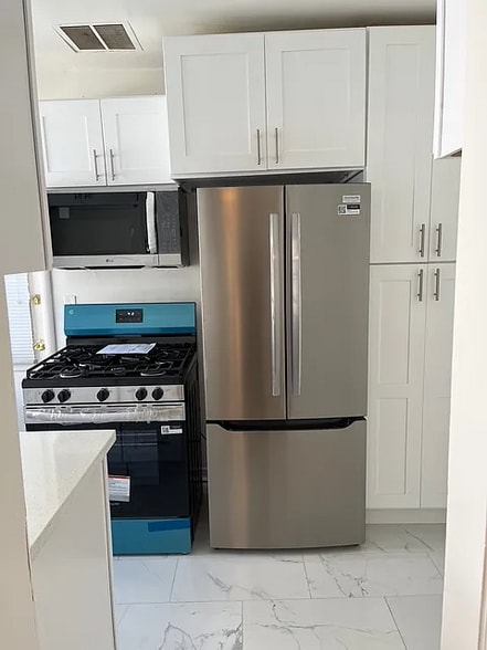 Building Photo - 10331 Ashton Ave