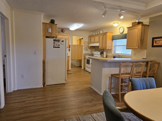 Building Photo - Spacious Home Near Mechem