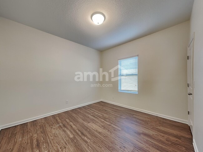 Building Photo - 4878 St James Ln