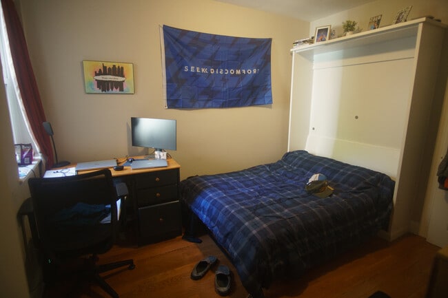 Building Photo - 609 N 34th St