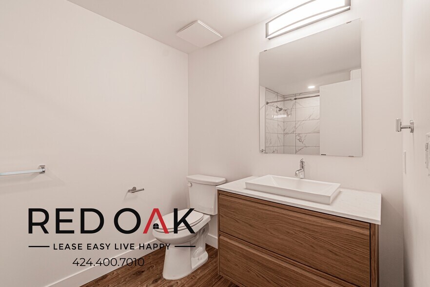 Building Photo - 1860 N Western Ave