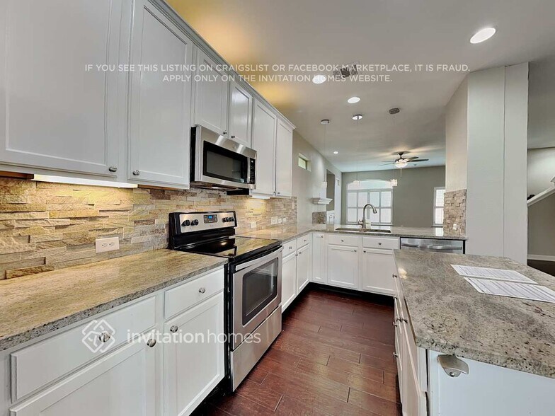 Building Photo - 10204 Thomas Ln