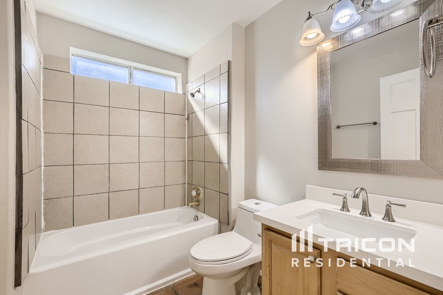 Building Photo - 4809 W Cochise Dr
