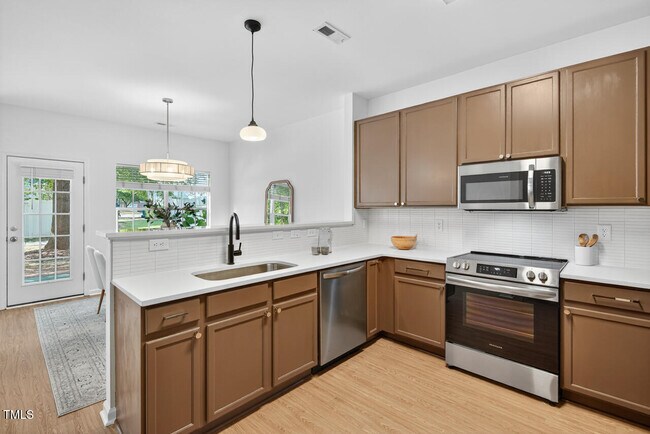 Building Photo - 3 Chownings St