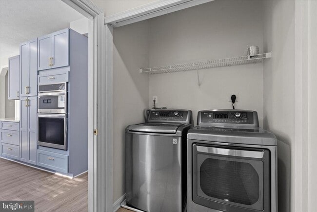 Building Photo - 2230 Community Dr