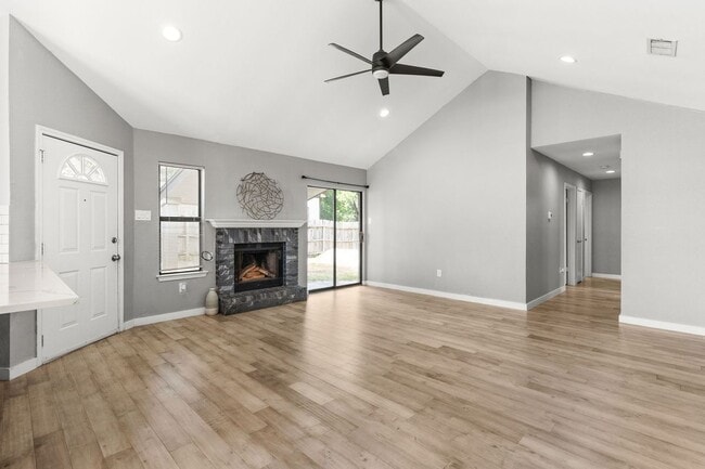 Building Photo - 109 Campfire Cir