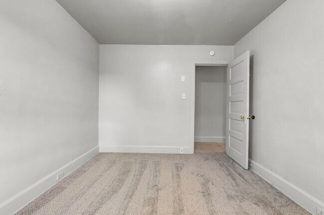 Building Photo - 1466 Main St