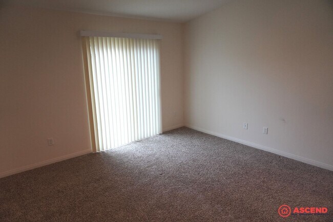 Building Photo - Beautiful Home Located in the Southeast!