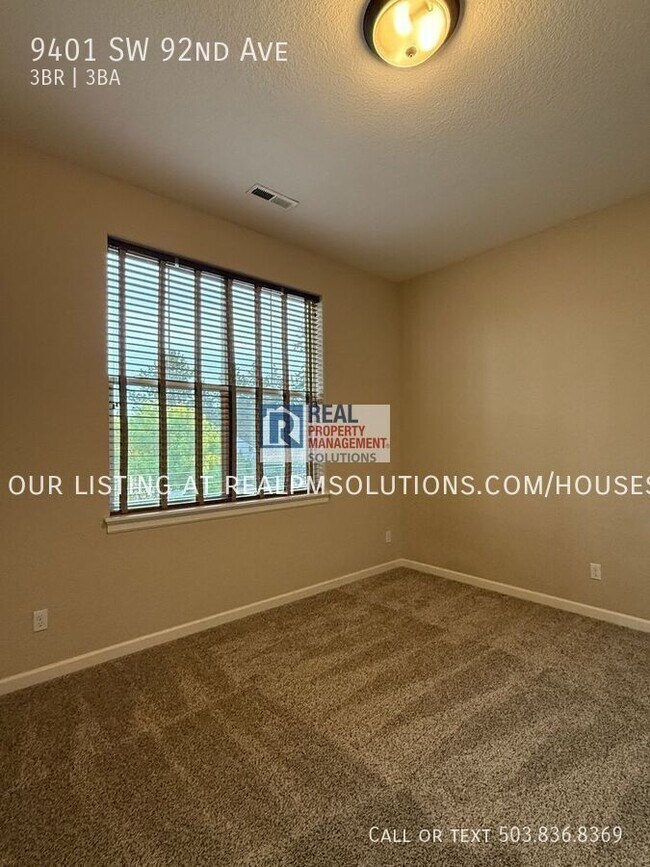 Building Photo - 9401 SW 92nd Ave