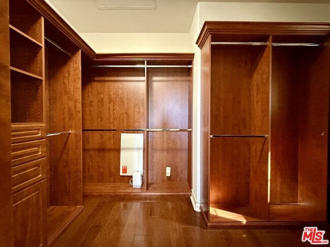 Building Photo - 68 Cornflower