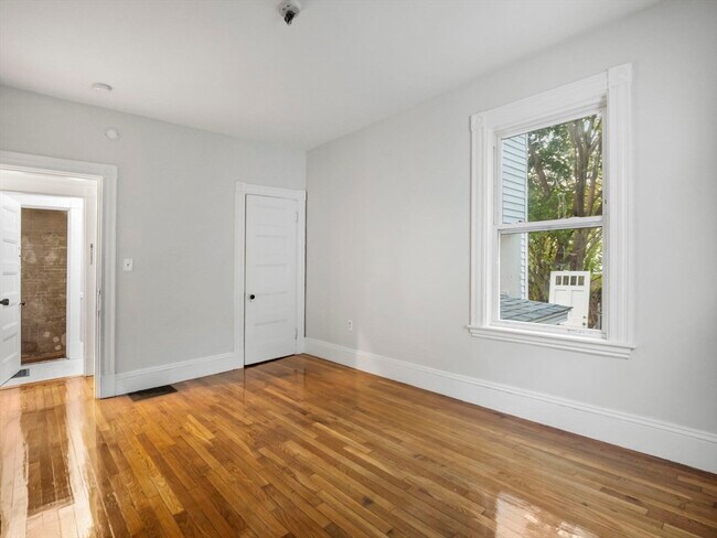 Building Photo - 151 E Mountain Ave