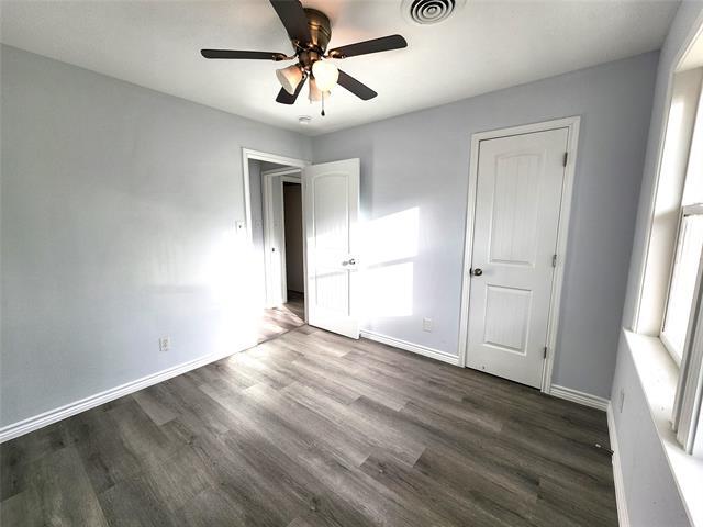 Building Photo - 1401 E Sherman Dr