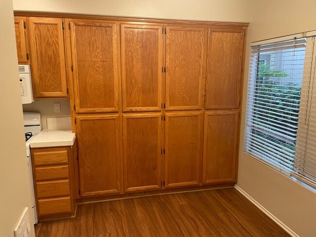 Building Photo - Dual Master Suite Townhome in Rancho Santa...