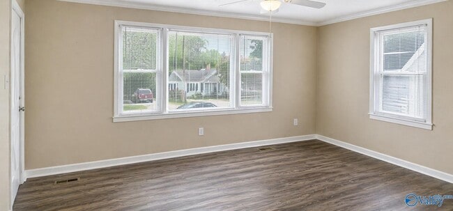 Building Photo - 3912 Pine Ave SW