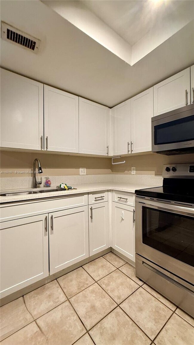 Building Photo - 4177 N Haverhill Rd