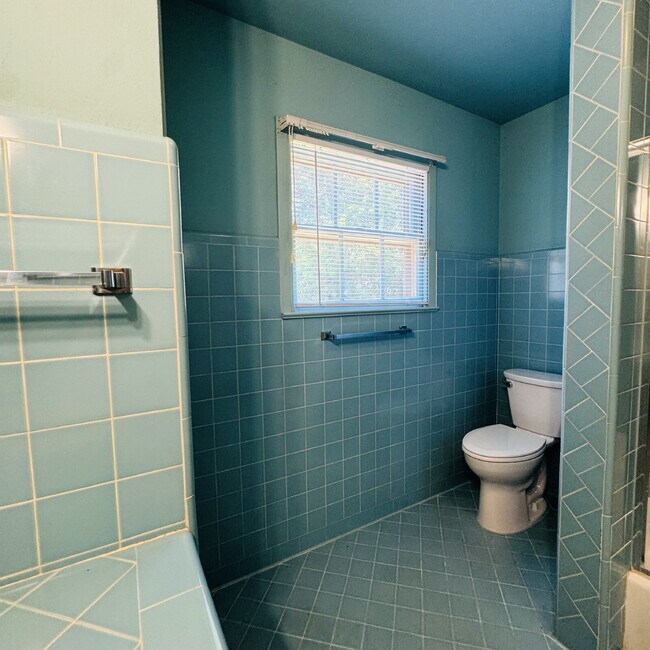 Building Photo - 735 Cuchia St