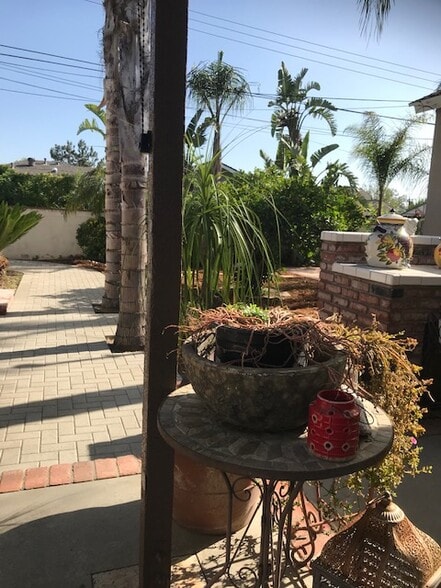 Building Photo - 438 Sycamore Ave