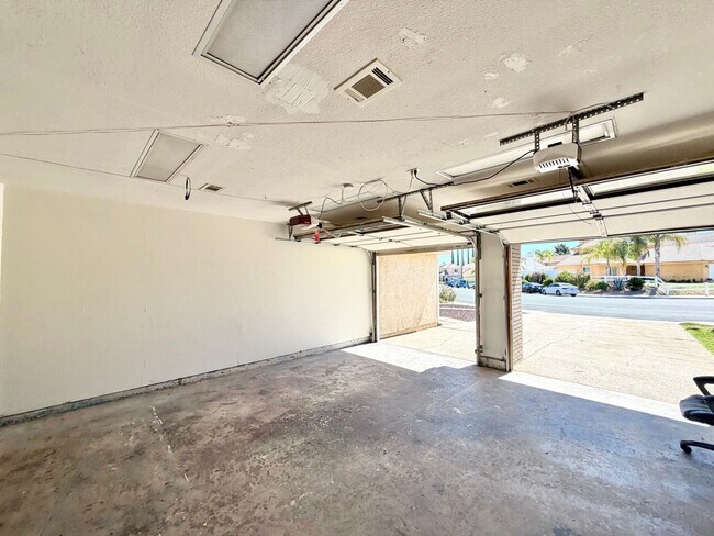 Building Photo - Recently Remodeled 3 Bedroom 2 Bathroom Corner Lot Home Move-in Ready
