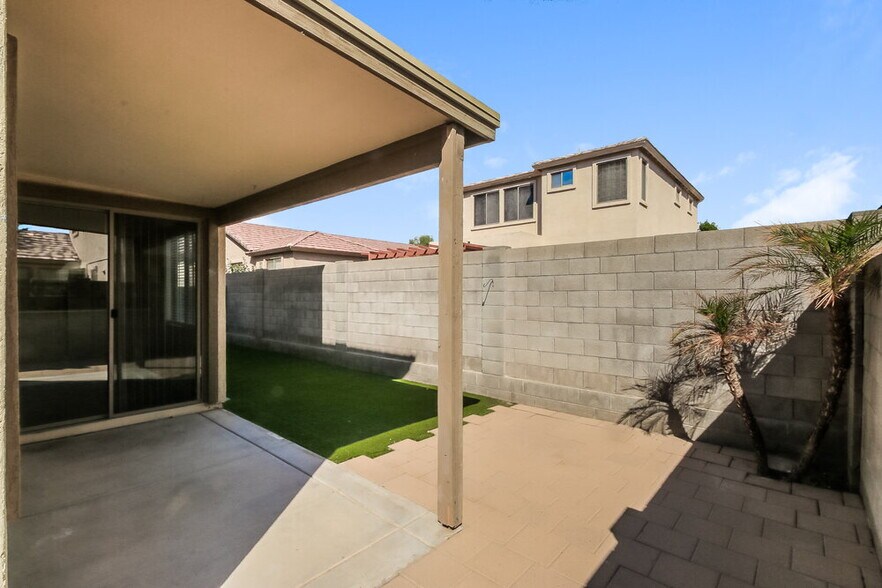 Building Photo - 1247 S Amador