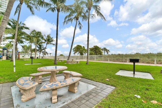 Building Photo - 6301 Collins Ave