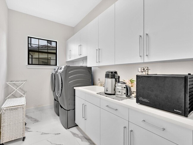 Building Photo - 3029 Bellflower Cir