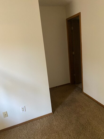 Building Photo - 2915 Laura Ln