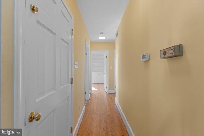 Building Photo - 901 Walker Rd