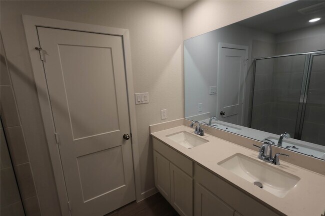 Building Photo - 7851 Bergamot Cir