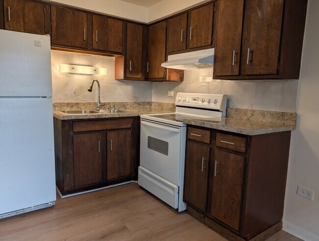 Building Photo - 4343 W 63rd St