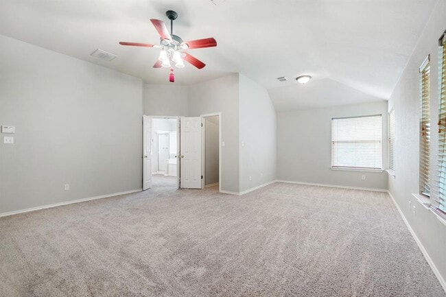 Building Photo - 4229 Kingsburg Dr