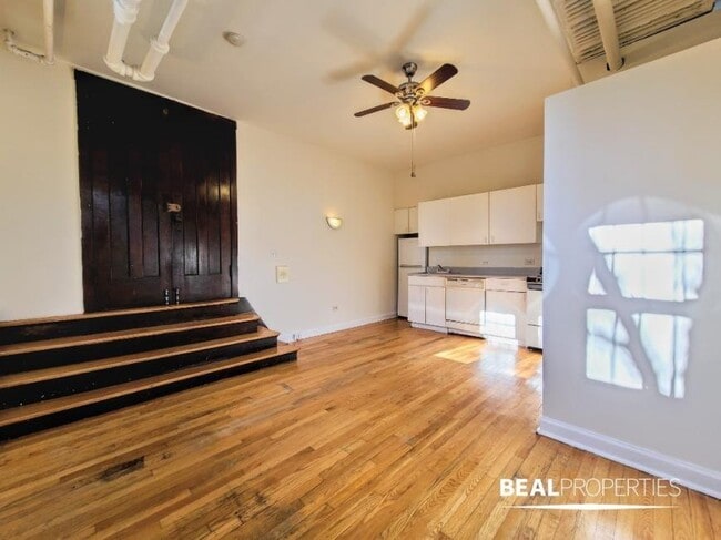 Building Photo - 0 bedroom in CHICAGO IL 60613