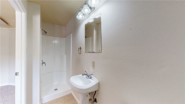 Building Photo - 1407 Lawyer St