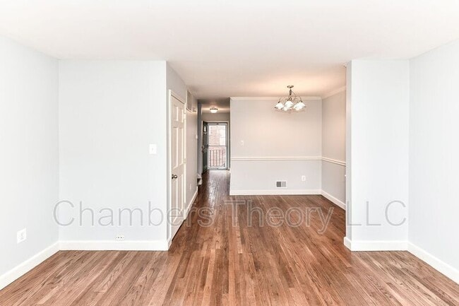 Building Photo - 306 S Wayne St