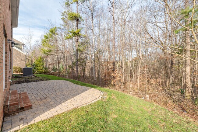 Building Photo - (Coming Soon) 5 Bedroom Brick Home in Matthews!