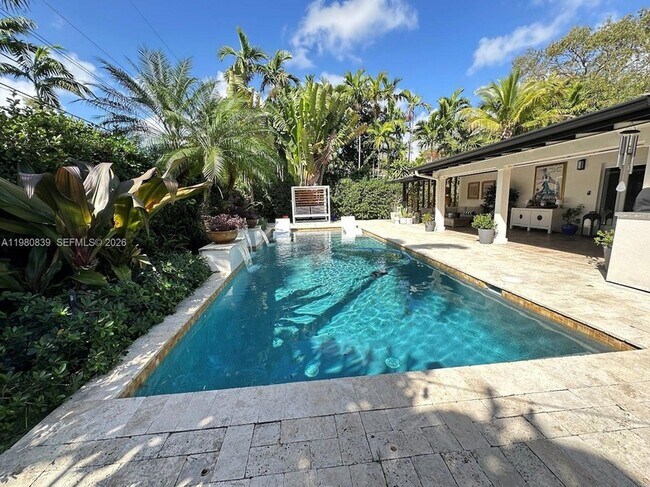 Building Photo - 6520 SW 65th St