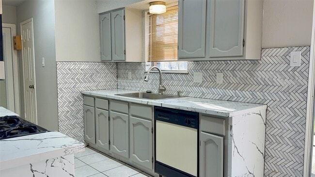 Primary Photo - 12715 Middlesbrough Ln