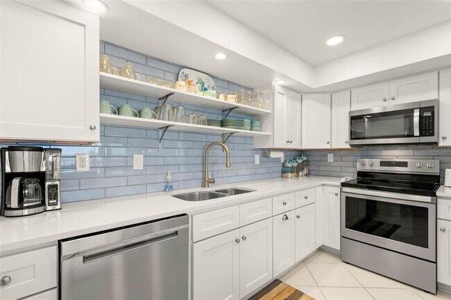 Building Photo - 1848 Shore Dr S