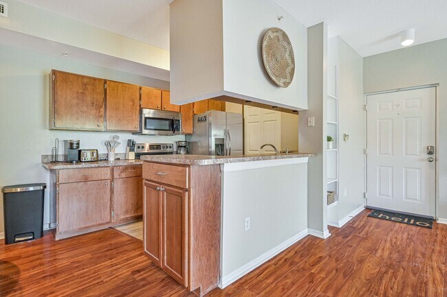 Building Photo - ** Tuscany Gardens ~ Fully Furnished 2 BED Condo in Fort Myers **