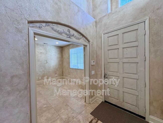 Building Photo - 45632 Corte Royal