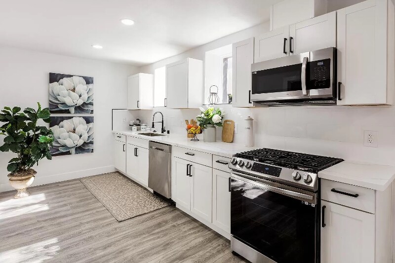 Building Photo - 2437 Acton St