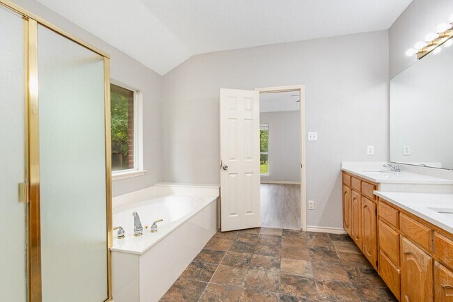 Building Photo - 2809 Ventanna Dr