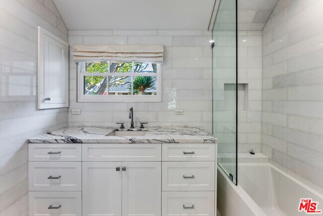 Building Photo - 797 Amalfi Dr