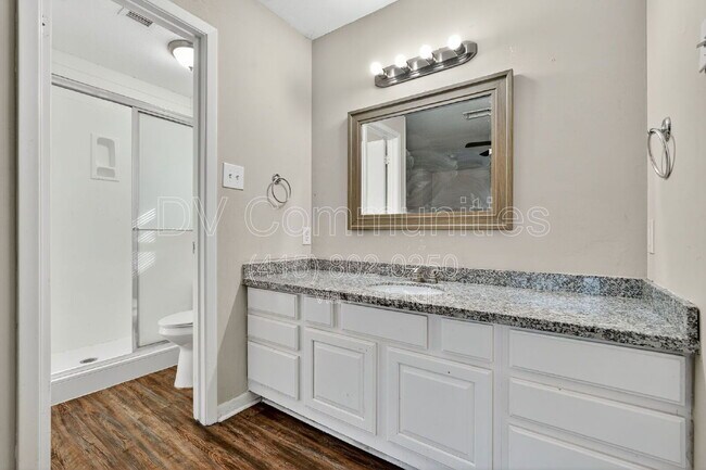 Building Photo - 15707 Lone Tree Dr