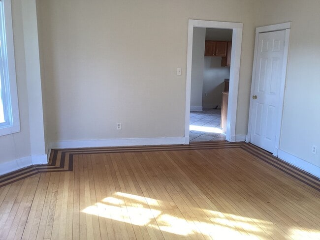 Building Photo - 3 bedroom Single Family ( Harambee )