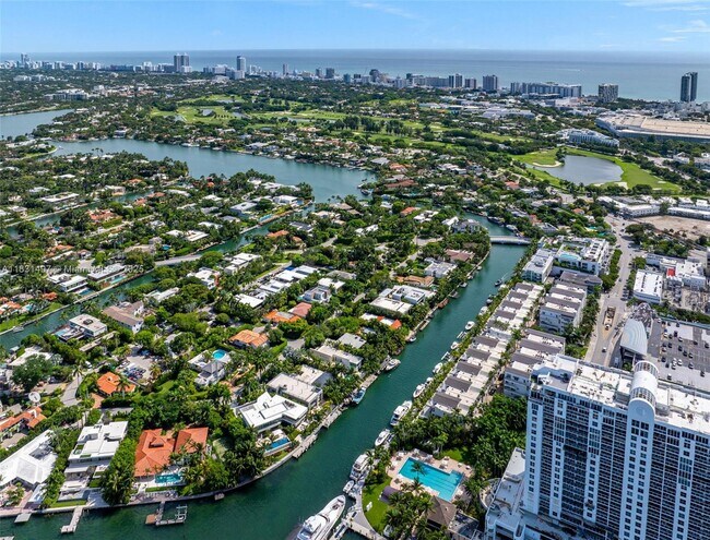 Building Photo - 1415 Sunset Harbour Dr