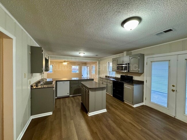 Building Photo - 408 Thorne St