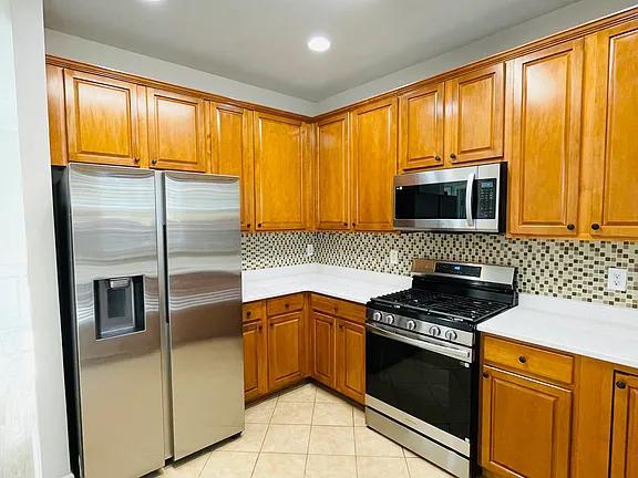 Building Photo - 411 Plank Bridge Way