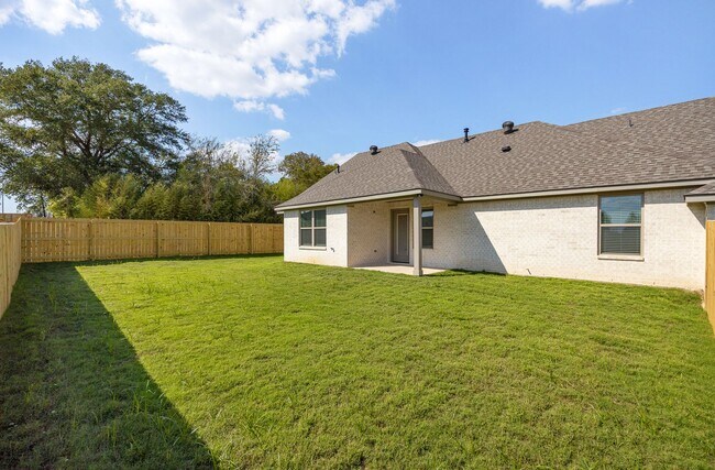 Building Photo - 3198 Dogwood Pk Blvd