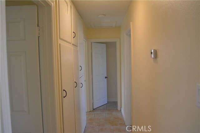 Building Photo - 1402 Stevely Ave